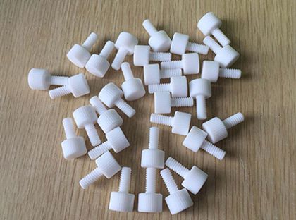 Műanyag alkatrészek CNC megmunkálása